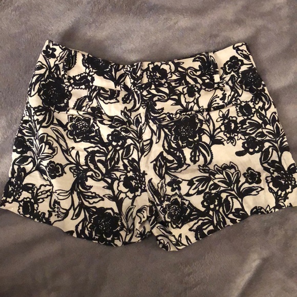 LOFT floral shorts size 4 - Picture 2 of 3